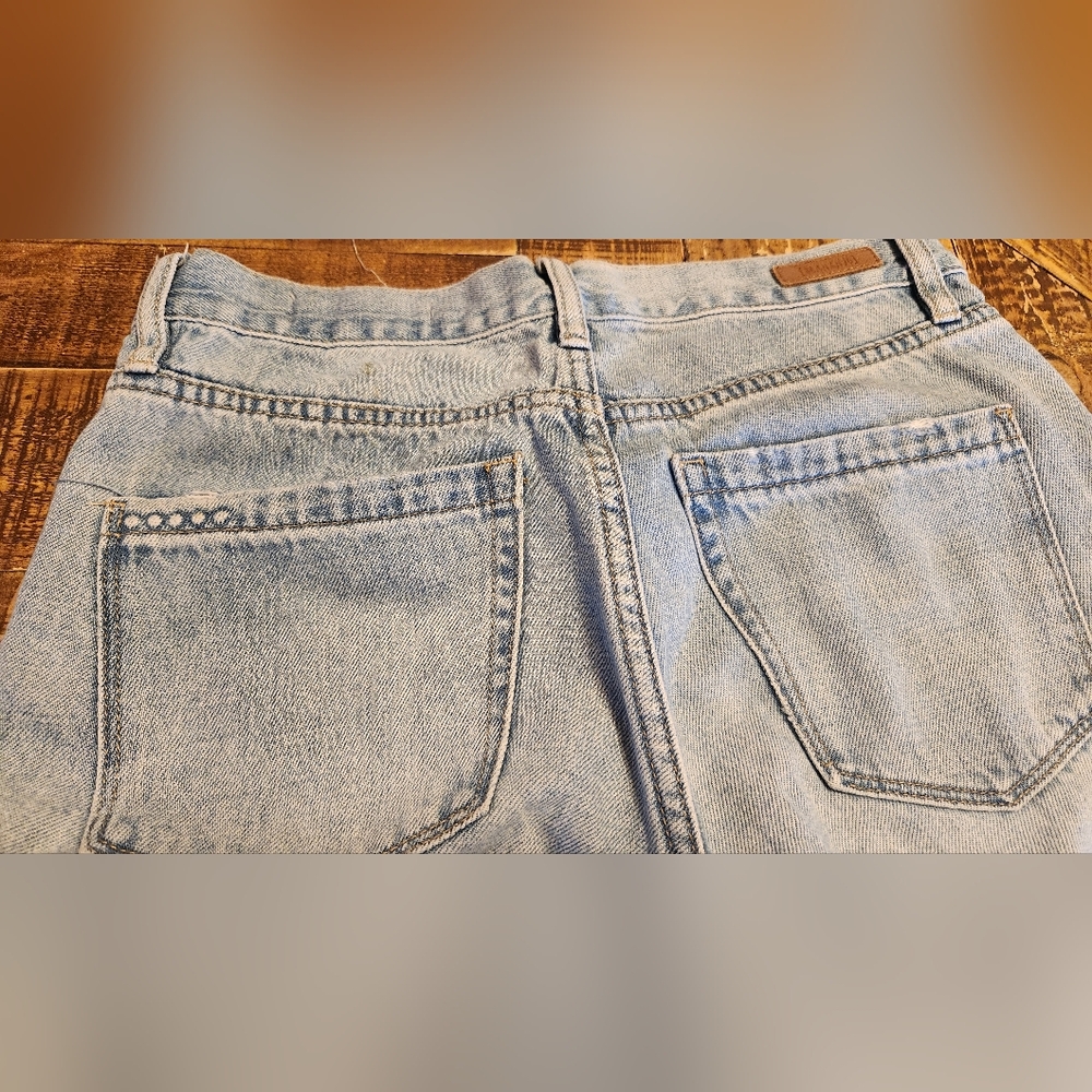 Blank NYC High Rise Tapered Leg Distressed Jeans Size 26 - Picture 8 of 12